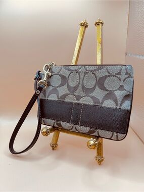 Coach Signature Canvas Wristlet Brown and Tan VGC